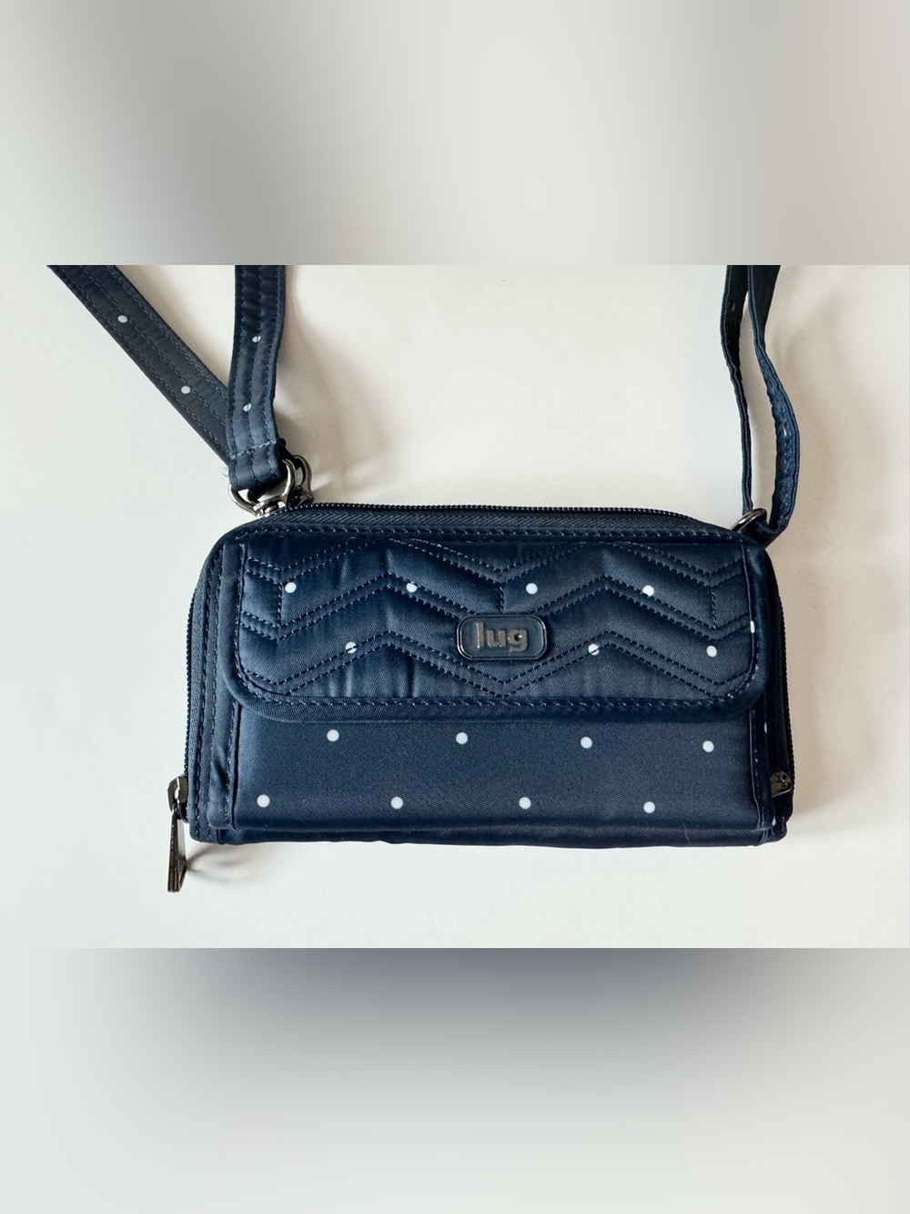 Lug Kickflip SE Convertible RFID Crossbody/Wristlet Wallet, Blue/White, NWOT - Picture 2 of 8